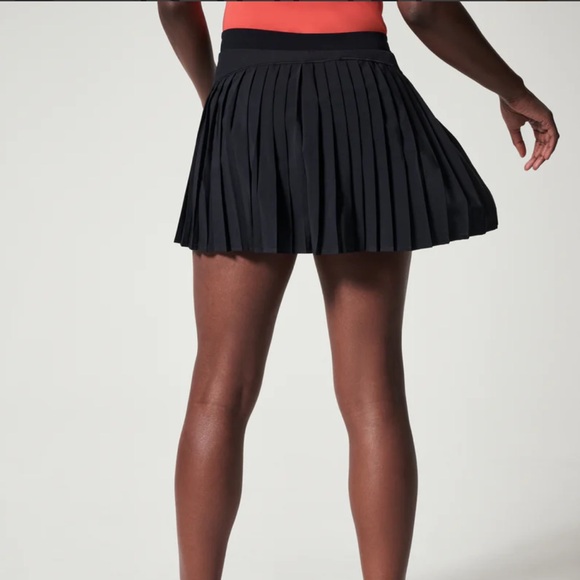 SPANX Get Moving 14” Pleated Skort - Picture 3 of 7